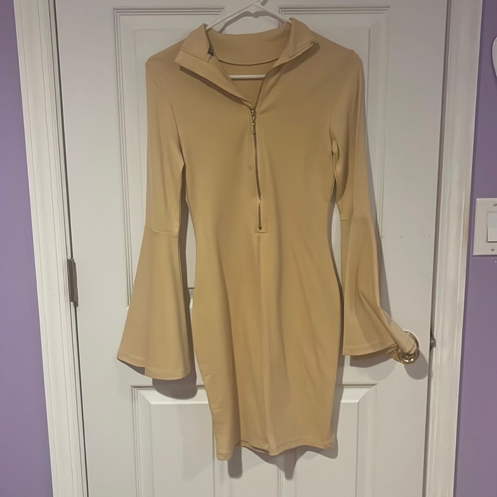 Flared sleeve dress